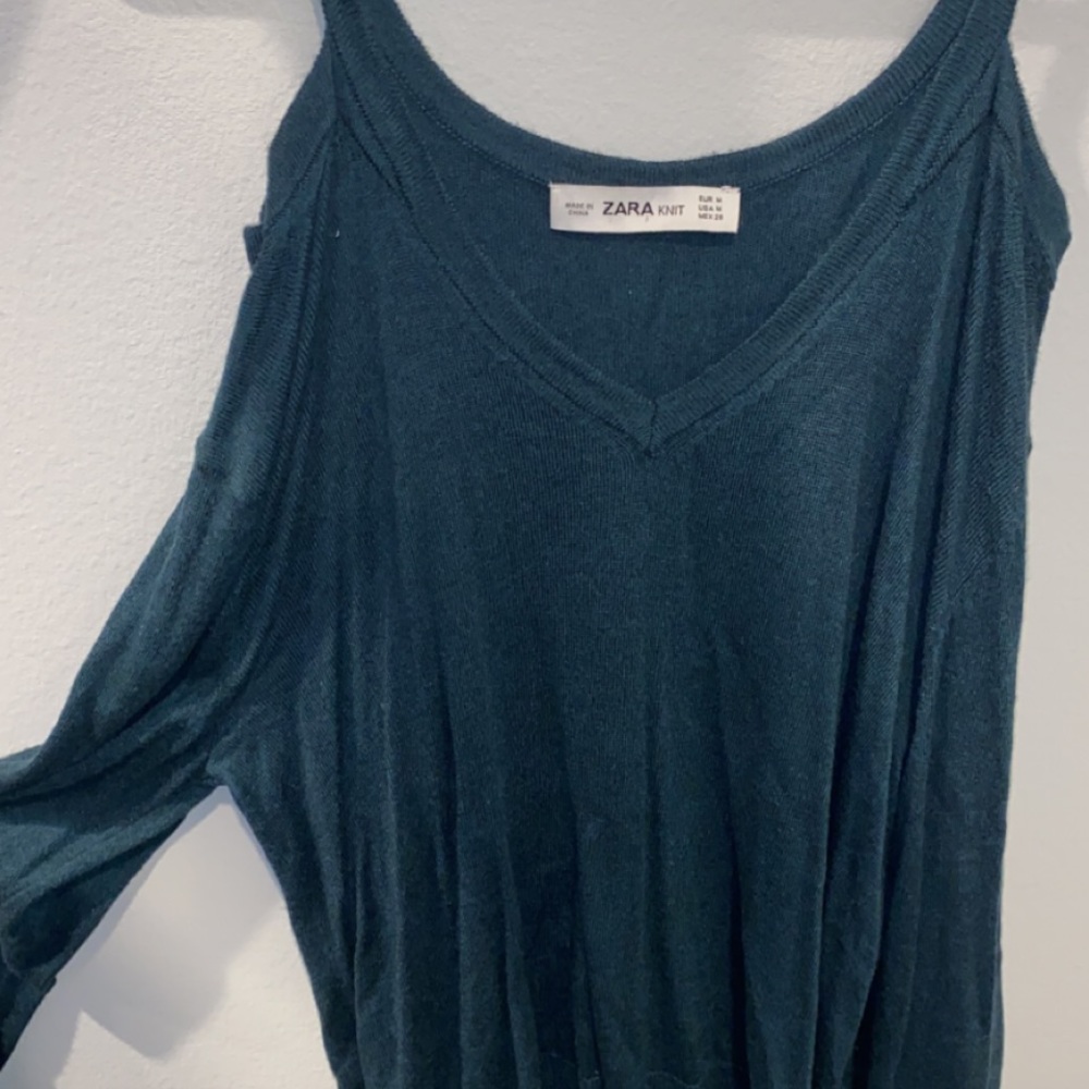 No Shoulder Long Sleeve Sweater